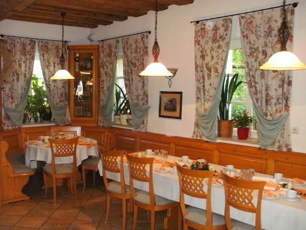 San Im Gasthof Mayd Erlangen Ngoại thất bức ảnh